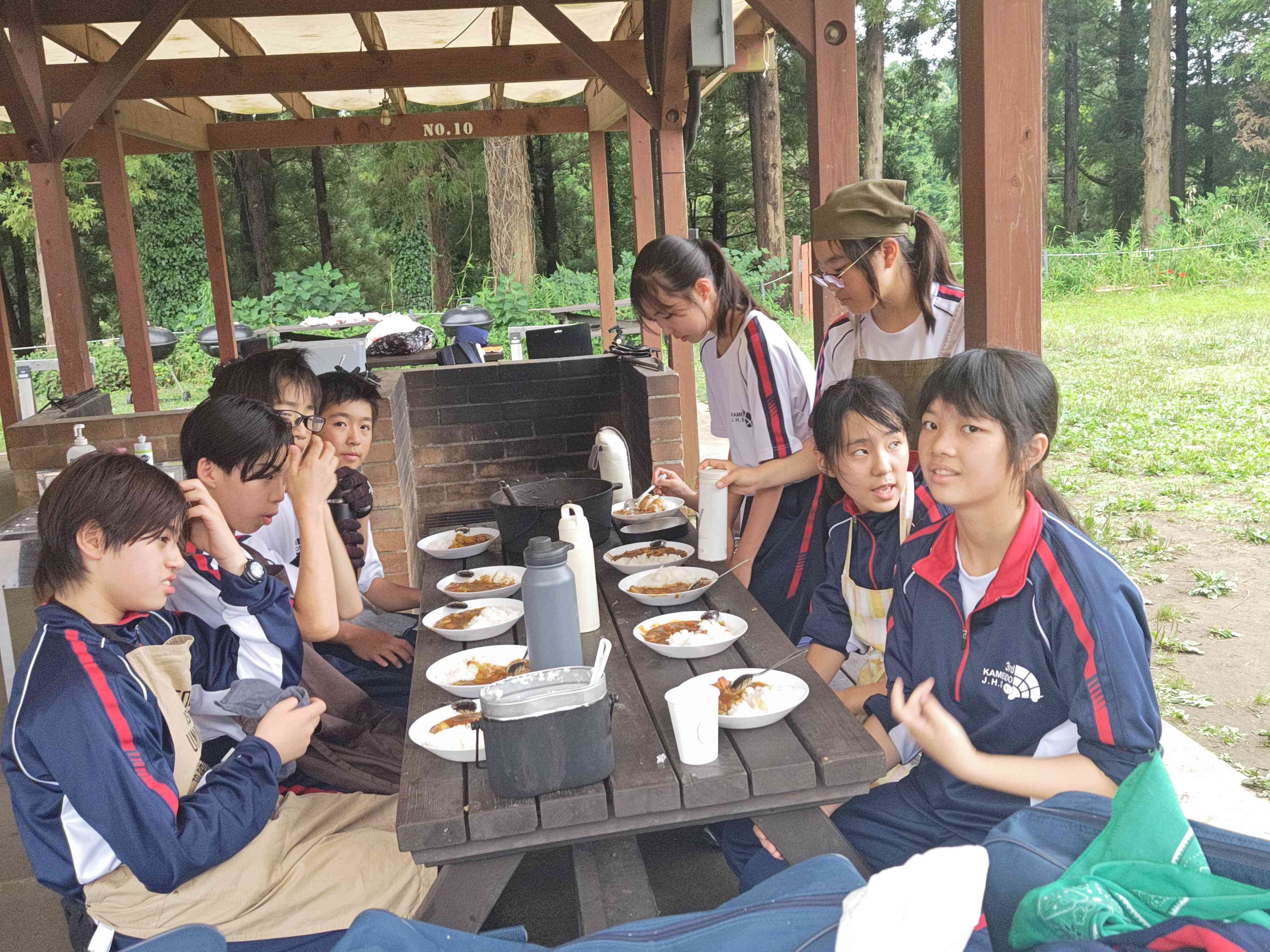 2026.06.26.1年校外学習写真昼食3